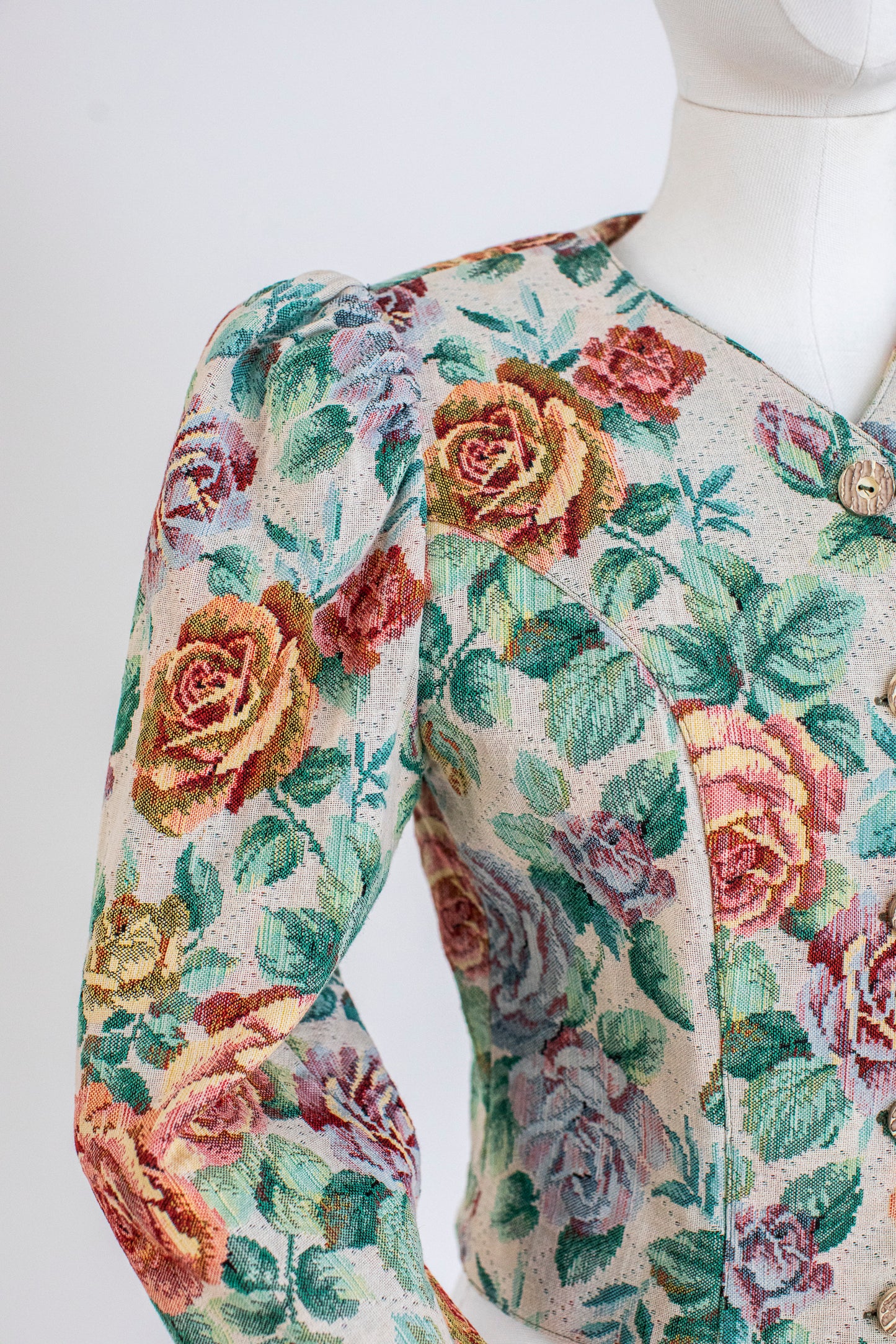Vintage Austrian Tapestry Linen Blazer Size XS/S