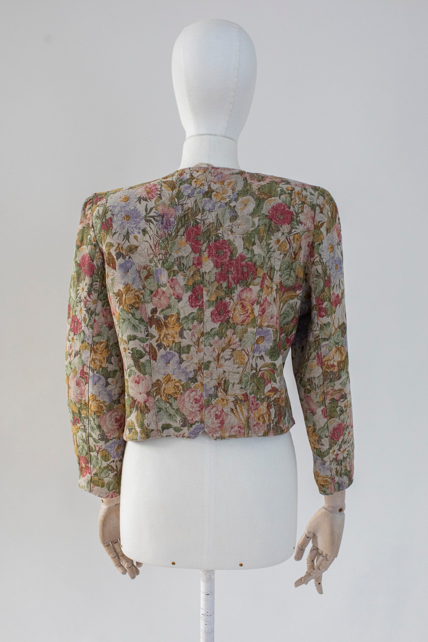 Vintage Austrian Tapestry Linen Blazer Size XS/S