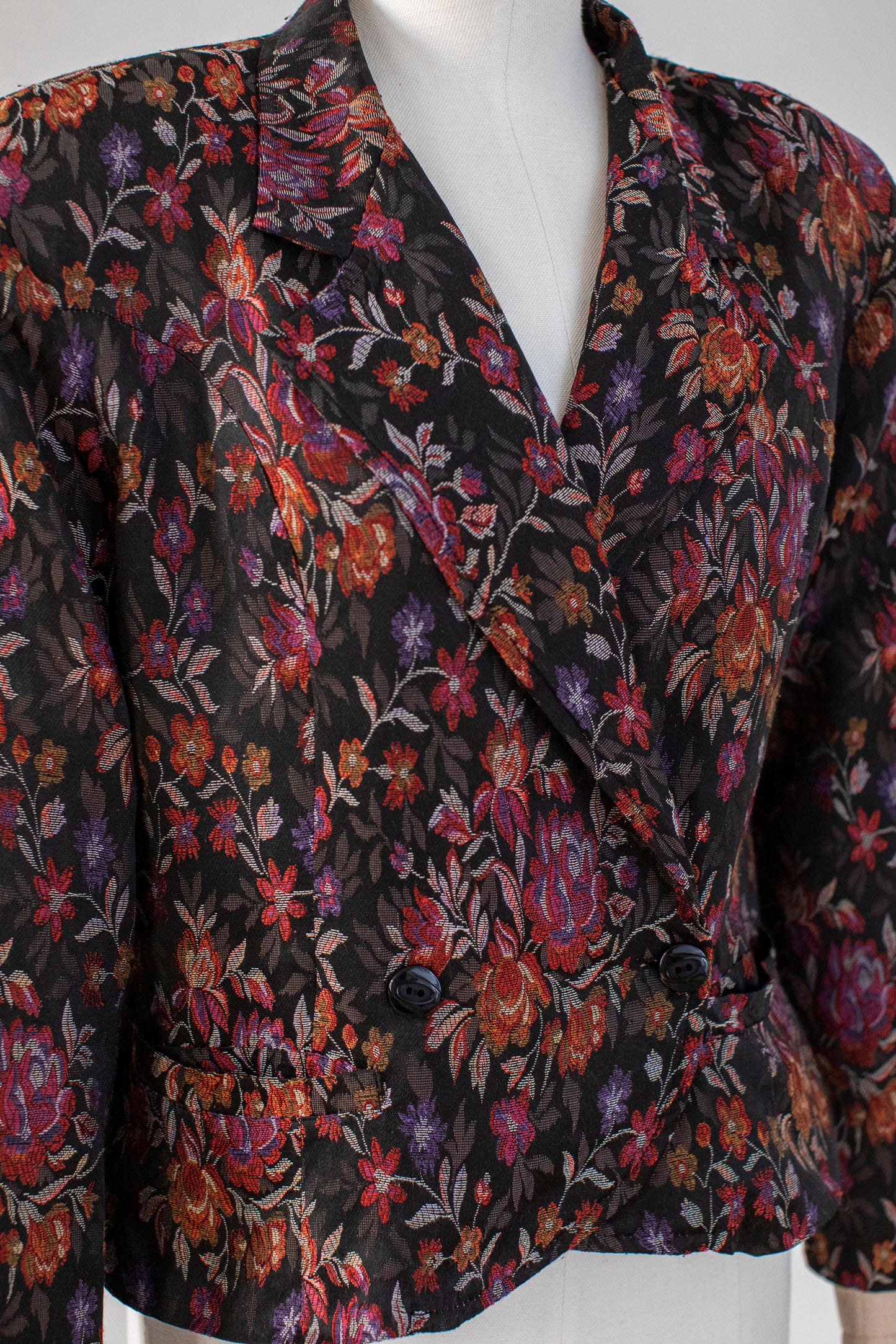 1990s Vintage Austrian Tapestry Silky Blazer Size M