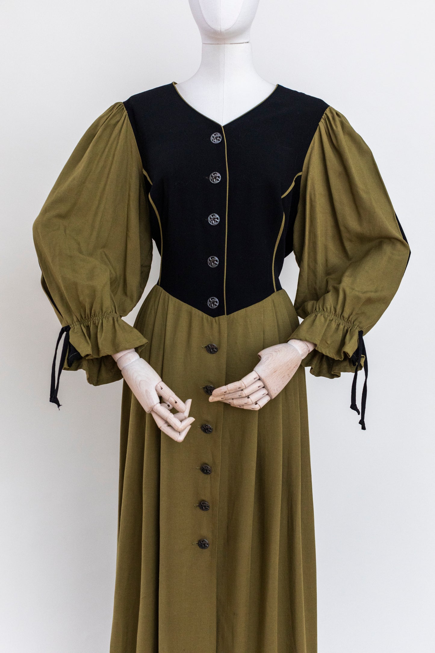 Vintage Austrian Black Green Linen Dress - Size M