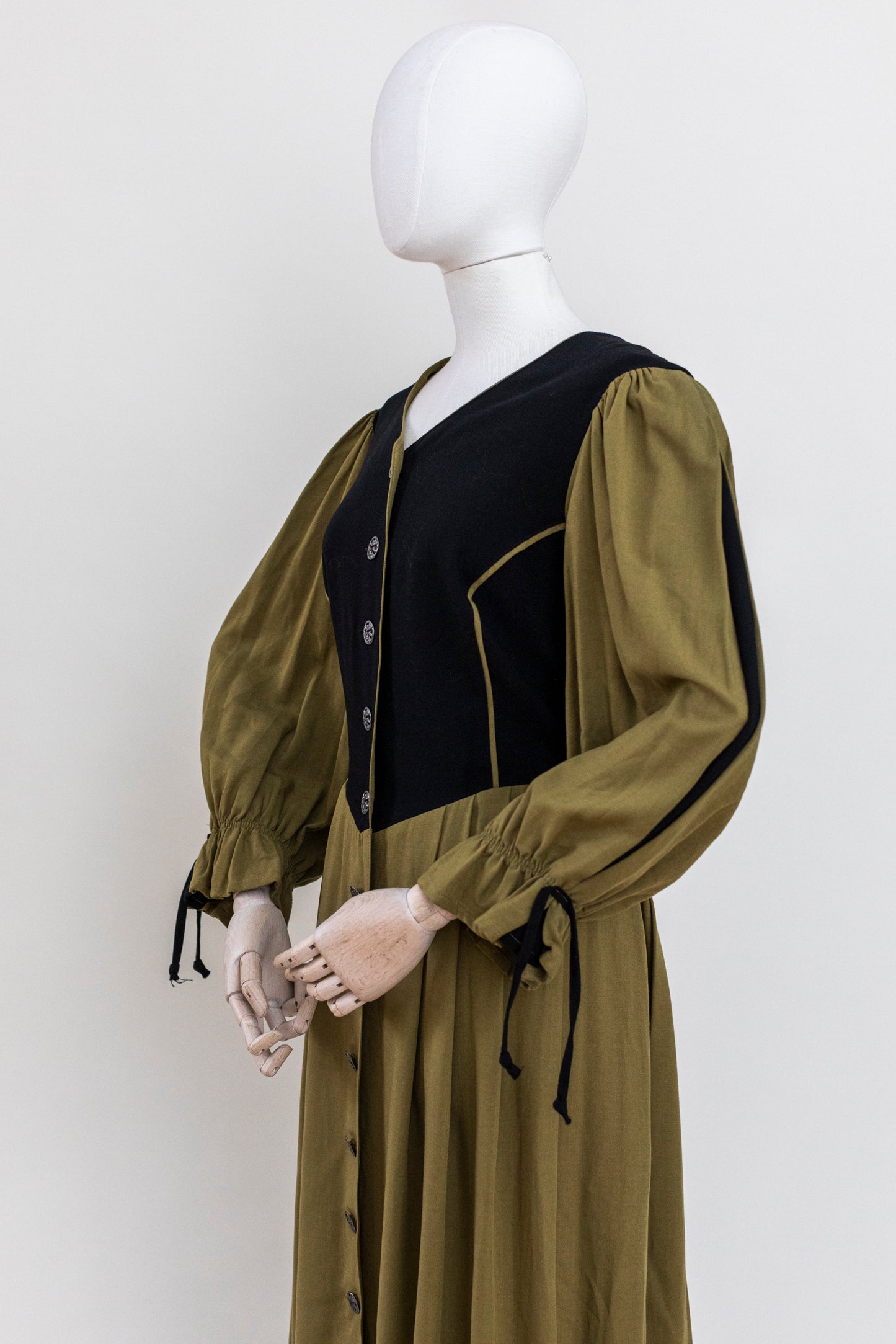 Vintage Austrian Black Green Linen Dress - Size M