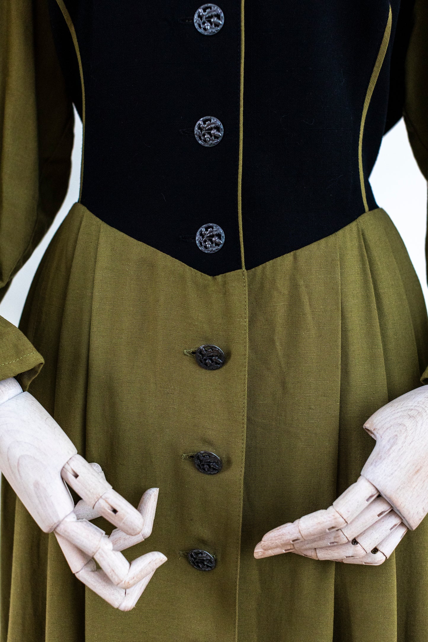 Vintage Austrian Black Green Linen Dress - Size M