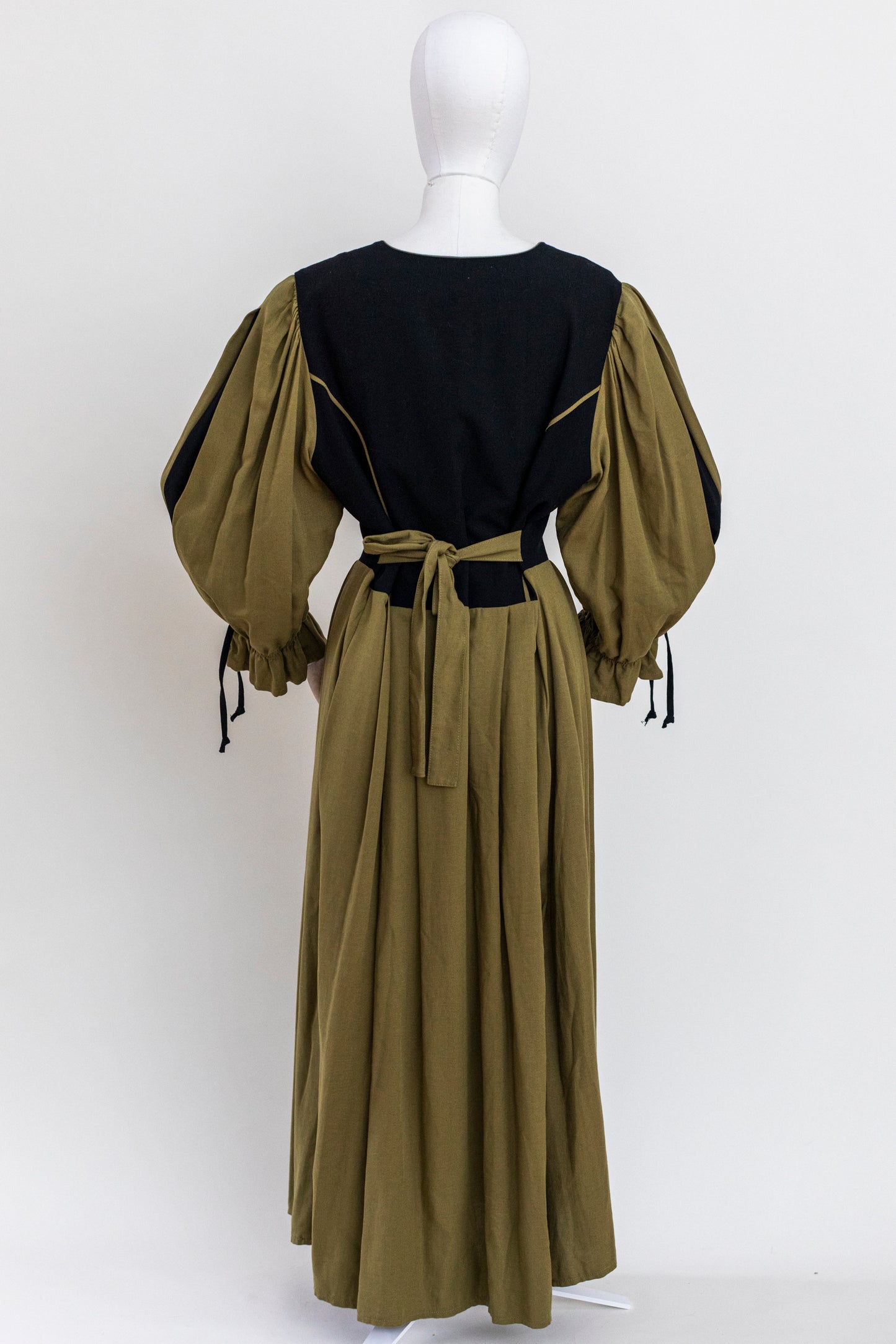 Vintage Austrian Black Green Linen Dress - Size M