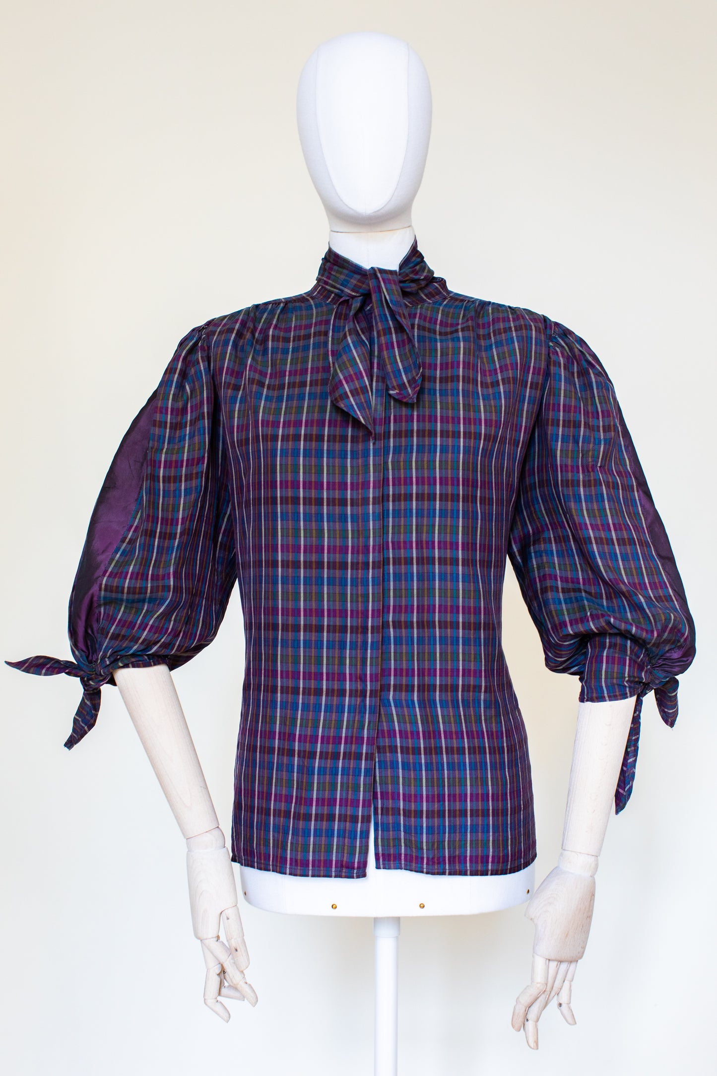 1980s Vintage Purple Viscose Blouse with Puffed Sleeves and Ribbons Size S-M