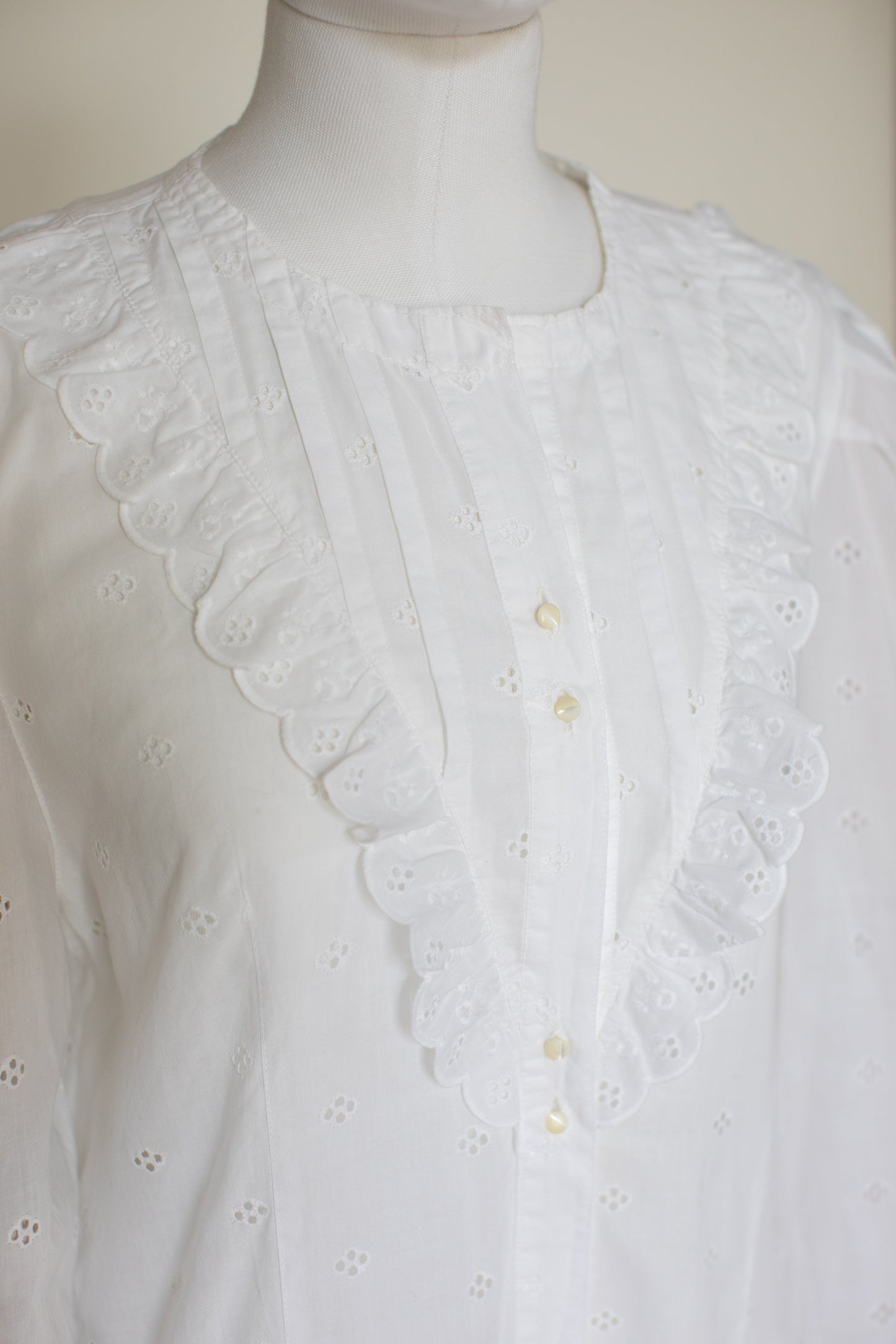 1980s Vintage White Cotton Blouse Size S-M