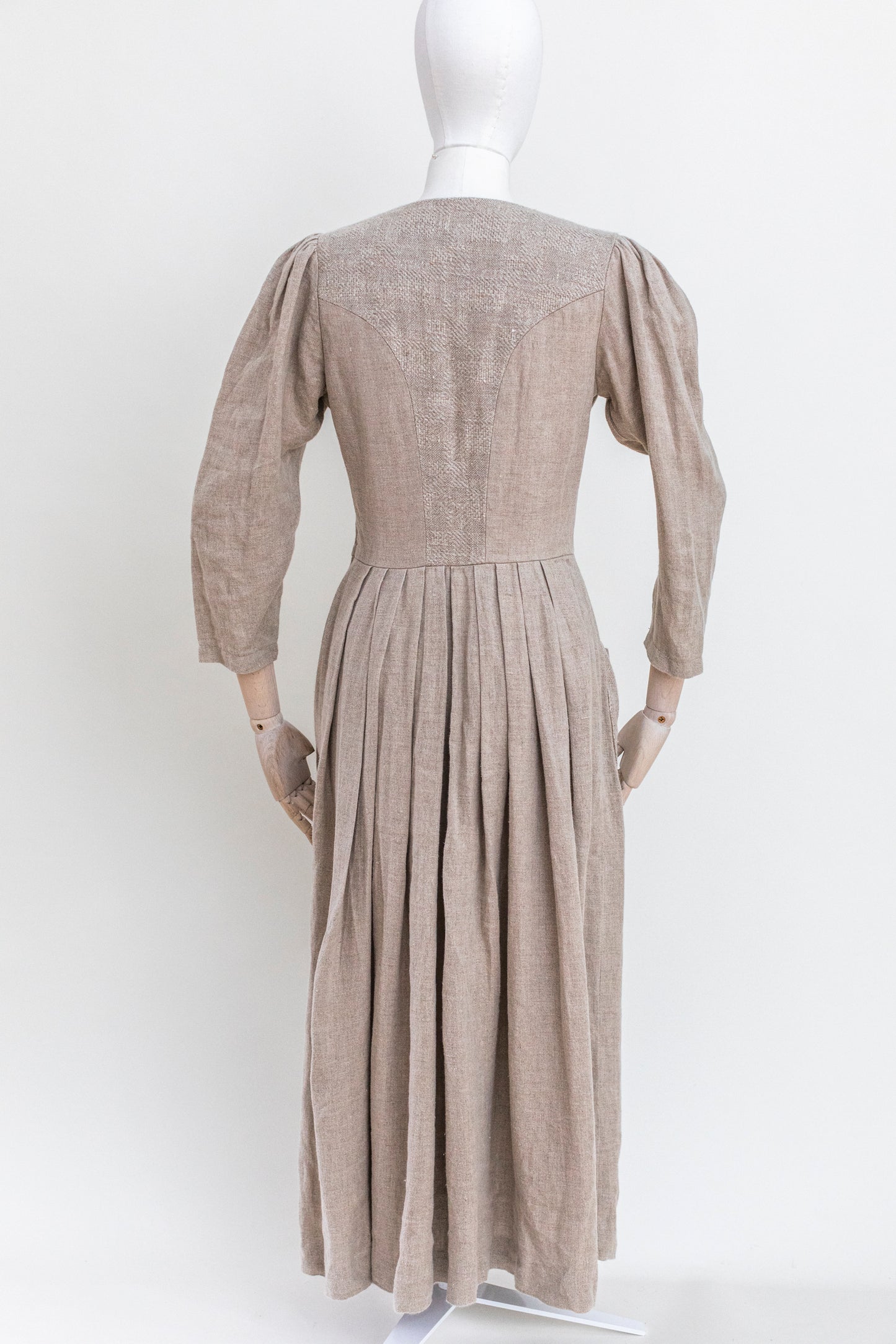 1980's Vintage Austrian Beige Linen Dress with Tapestry Deco - Size XS