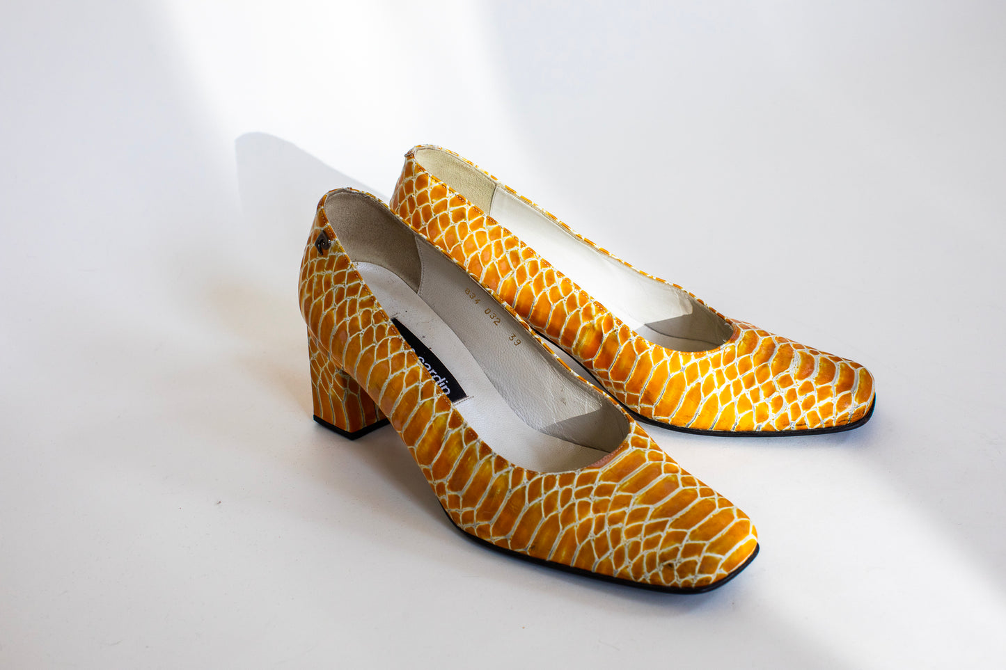 Vintage Pierre Cardin Yellow Leather Pumps with Reptile Texture SIZE 39