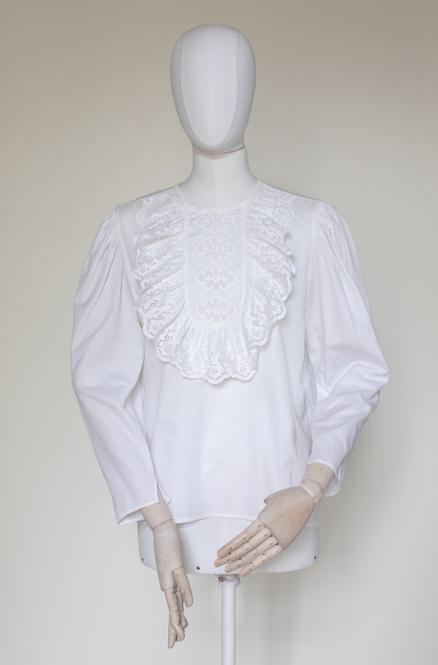 1980s Vintage Embroidered White Cotton Blouse Size XS-S