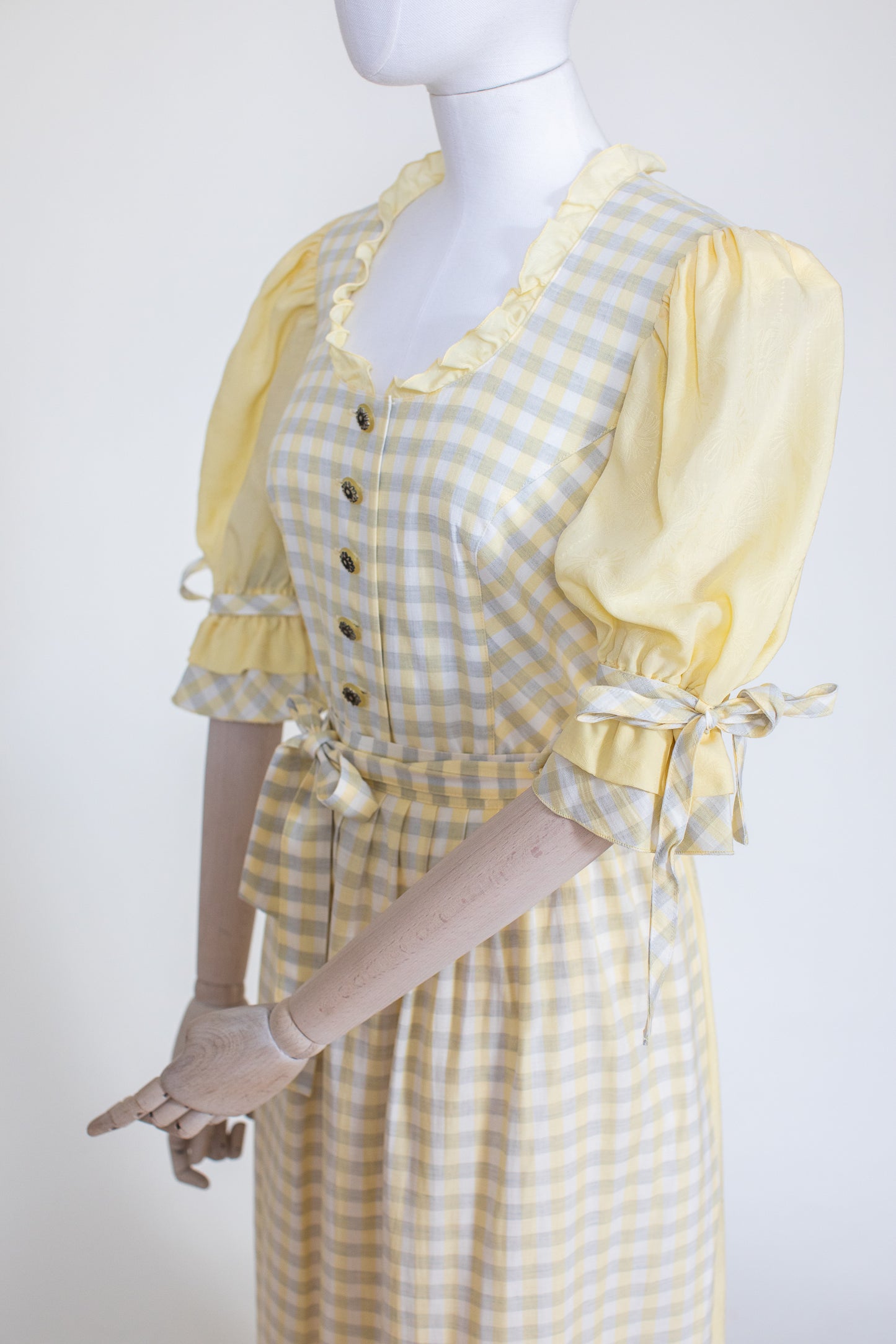 2000's Vintage Pale Yellow Plaid Dress - Size M